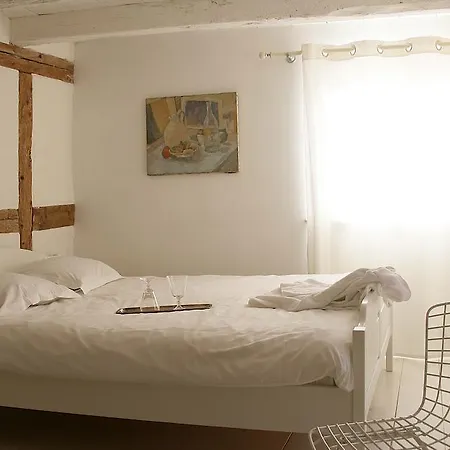 Alojamento de Acomodação e Pequeno-almoço Un Soir D'été - D'hôtes 4*